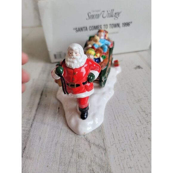 Dept 56 54862 Santa Comes To Town, 1996 snow village accessory Xmas - Picture 2 of 7